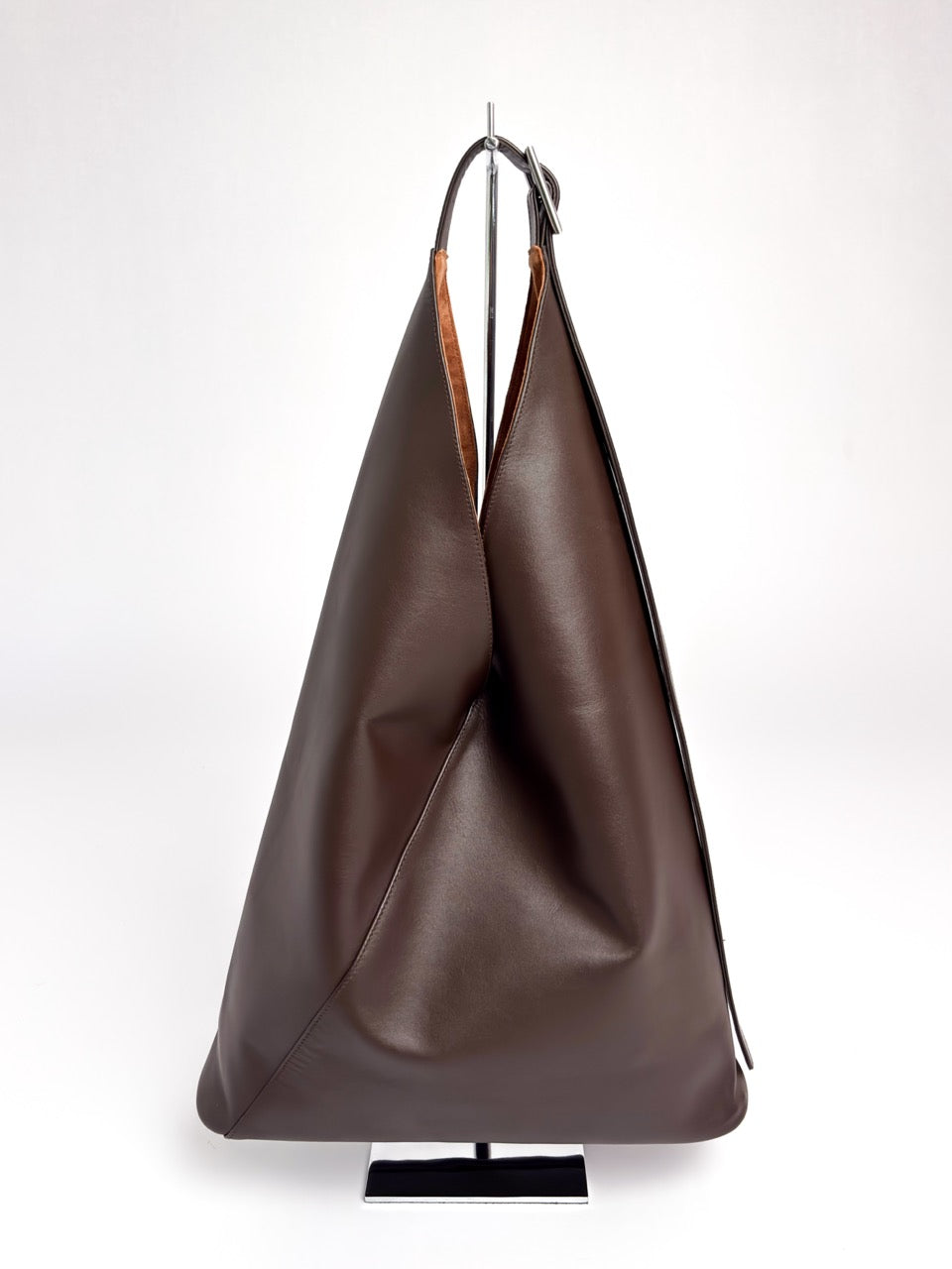 Taksu Large in Espresso